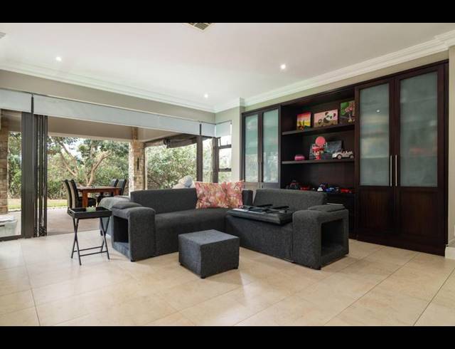 5 BEDROOM HOUSE FOR SALE IN ZIMBALI ESTATE